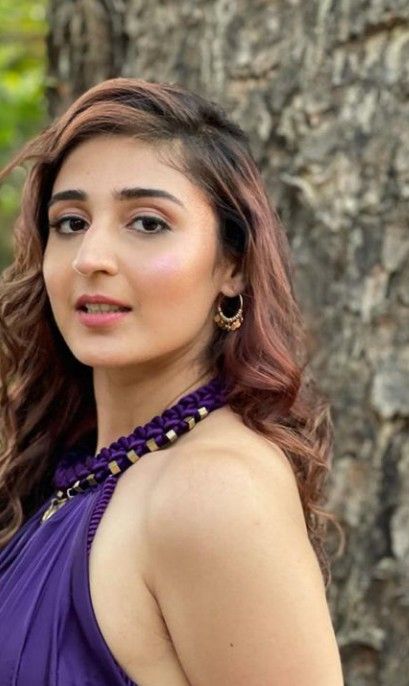 Dhwani Bhanushali, Dhavani Bhanushali, Bollywood Singers, Dhvani Bhanushali, Kulfi Recipe, Neha Sharma, Bollywood Dress, Actress Without Makeup, Buddha Painting