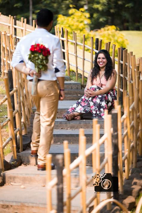 Couple photoshoot the proposal Couple Poses In Garden, Garden Couple Photoshoot, Goa Couple, Outdoor Shoot Ideas, Proposal Shoot, Wedding Shoot Ideas, Studio Plan, Picnic Photography, Pre Wedding Photoshoot Props