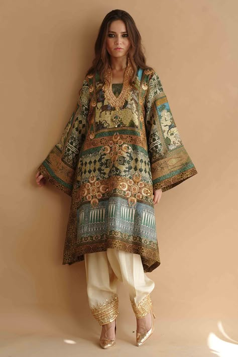 Shamaeel Ansari MR-2 Luxury Pret 2021 – Sara Clothes Salwar Kamiz, Beautiful Pakistani Dresses, Boutique Dress Designs, Pakistani Dress, Indian Designer Outfits, Pakistani Suits, Indian Fashion Dresses, Pakistani Outfits, Desi Fashion