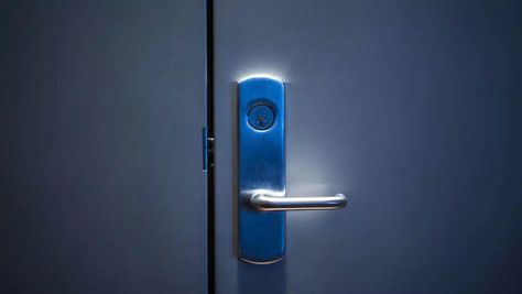 How to Lock Hotel Door and Secure Your Hotel Room safer? Hotel Security, Open Hotel, Door Decorations Ideas, Hotel Door, Better Job, Room Doors, Hotel Room, Decorations Ideas, Hotels Room