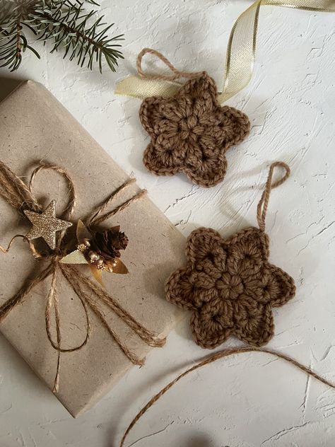 Triple Crochet Stitch, Crochet Star Patterns, Mini Stars, Crochet Christmas Ornaments Free, Star Crochet, Christmas Crochet Patterns Free, Crochet Baby Blanket Free Pattern, Christmas Crochet Pattern, Crochet Christmas Decorations