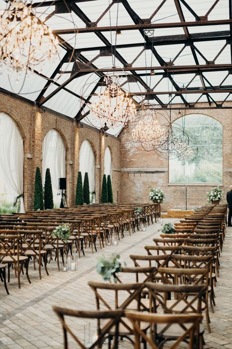 Boho Green and White Industrial Loft wedding at Bridgeport Art Center in Chicago, Illinois by wedding planner A Fresh Event (photo by Stoffer Photography).   Sculpture Garden ceremony with modern chandeliers and cross-back farm chairs Event Venue Design, Neutral Glam, Illinois Wedding Venues, Modern Chic Wedding, Sculpture Gallery, Industrial Wedding Venues, Wedding Chicago, Modern Wedding Venue, Loft Wedding