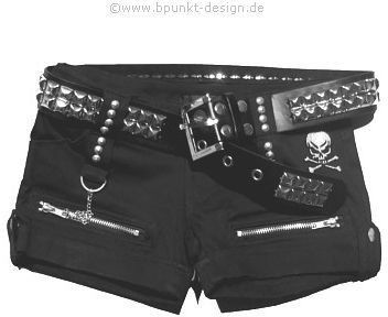 Studded belt, with black shorts, silver chain, rock apparel, women's fashion, rock n roll, heavy metal, goth, emo, post hardcore, screamo, rock the f out. Punk Shorts, Gothic Shop, Micro Shorts, Pants Short, Gothic Clothes, Emo Outfits, Estilo Punk, Hot Shorts, New Rock