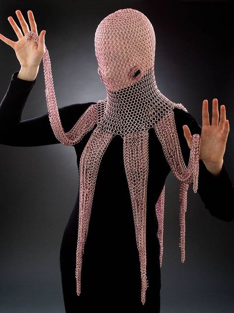 Chainmail Octopus Hood Post Apocalyptic Fashion, Apocalyptic Fashion, Octopus Art, Weird Fashion, Art Brut, Costume Mask, Cool Ideas, Chain Mail, Tandem