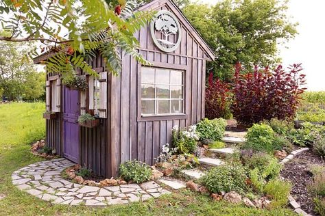 The Top 60+ Best She Shed Ideas - Backyard Ideas - Next Luxury She Sheds Ideas Backyard Retreat, She Shed Exterior, Rustic She Shed, Shed Exterior Ideas, She Shed Craft Room, She Shed Ideas, Diy She Shed, Sheds Ideas Backyard, Farmhouse Sheds