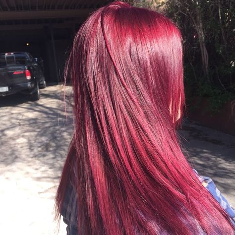 Pink And Burgundy Hair, Red Hair Green Eyes, Cherry Red Hair, Wine Red Hair, Wine Hair, Red Hair Inspo, Pink And Burgundy, Cherry Hair, Hair Streaks