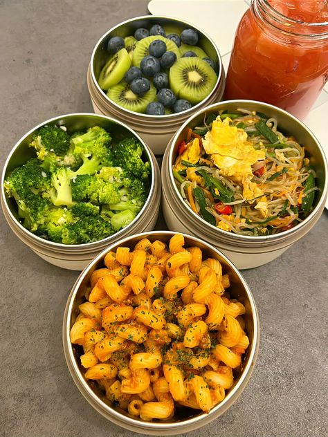 Box Aesthetic, Lunch Box Idea, Healthy Food Menu, Easy Healthy Lunches, Work Meals, Healthy Food Motivation, Healthy Lifestyle Food, Yummy Comfort Food, Food Table