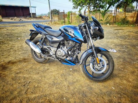 The Pulsar 150 Twin disc Bs6 #bike #pulsar150bs6 Cute Baby Boy Photos, Mt Bike, Lionel Messi Wallpapers, Twin Disc, Photo Background Images Hd, Bike News, Actors Images, Bike Photo, Background Images Hd