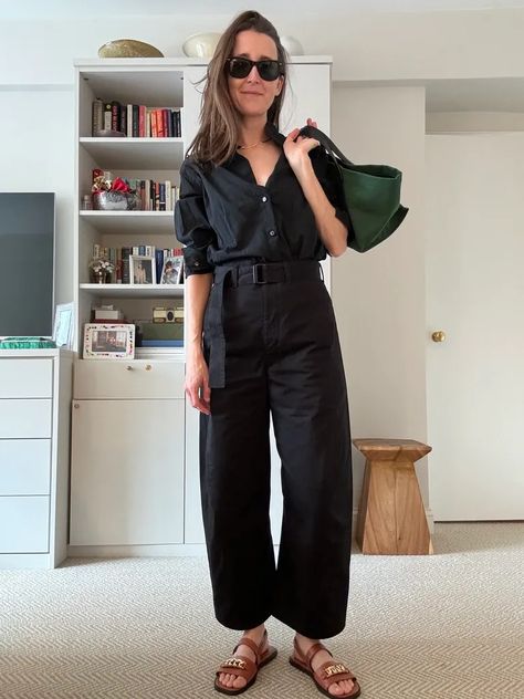 How to wear black in the summer - by Becky Malinsky Black Linen Pants Outfit Work, Linen Pants Outfit Work, Black Linen Pants Outfit, Pants Outfit Work, Office Vibes, Black Pants Outfit, Spring Style Inspiration, Linen Pants Outfit, Black Linen Pants