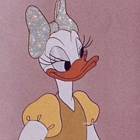 Daisy Duck Icon, Daisy Duck Aesthetic, Iphone Wallpaper Photography, Disney Lifestyle, Disney Duck, Looney Tunes Cartoons, Cartoon Profile Pictures, Vintage Icons, Man Wallpaper