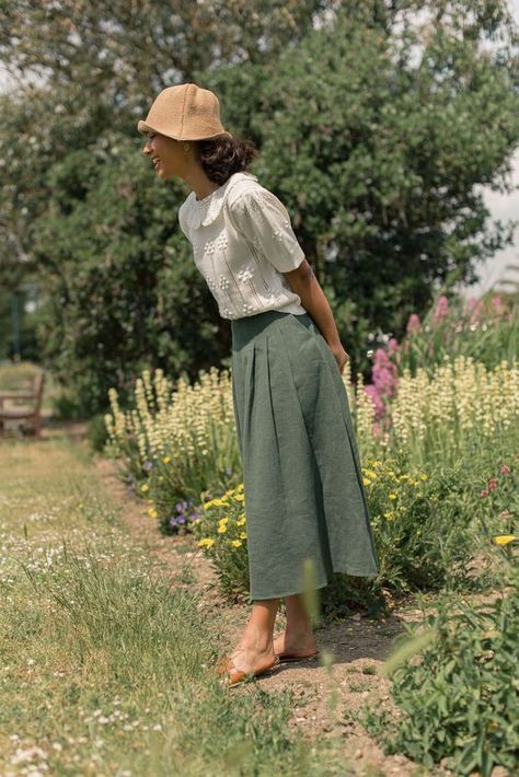 Green Long Skirt Outfit, Green Skirt Outfit, Linen Skirt Outfit, Garden Outfit, Long Green Skirt, Long Linen Skirt, Long Flowy Skirt, Cottagecore Outfits, Quoi Porter