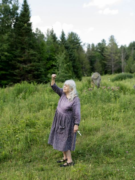 The Many Faces of Women Who Identify As Witches | The New Yorker - photos by Frances F. Denny Modern Day Witch, Real Witches, Witch Face, Hedge Witch, Pagan Witch, White Witch, Modern Witch, Beltane, Female Photographers