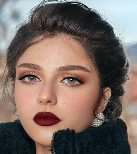 Bridal Makeup Red Lips, Red Lips Makeup Look, Red Lip Makeup, Belle Silhouette, Natural Wedding Makeup, Bridal Makeup Looks, Elegant Makeup, Glamour Makeup, Makeup Makeover