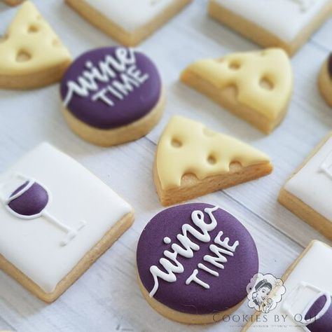 Wine And Cheese Cookies Decorated, Cheese Decorated Cookies, Cheese Cookies Decorated, Drink Cookies Decorated, Mini Royal Icing Cookies, Wine Cookies Decorated, Wine Themed Cookies, Wine Cookies, Wine And Cheese Party