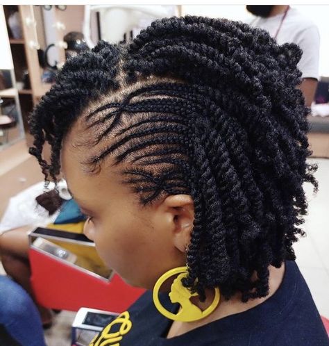 Flat Twist Hairstyles, Senegalese Twist Hairstyles, Bob Braids Hairstyles, Hair Twists, Short Box Braids Hairstyles, Natural Hair Stylists, Hair Twist, African Hair Braiding Styles, Natural Afro Hairstyles