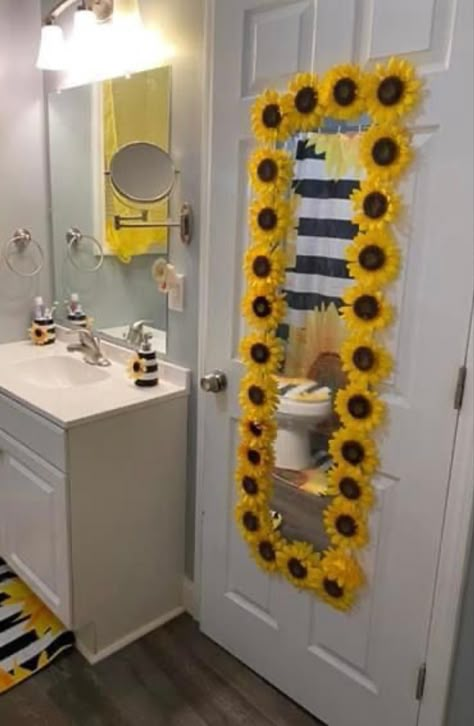 #bathroom #happy #yellow #sunflower Black And Yellow Bathroom Ideas, Sunflower Bathroom Ideas, Sunflower Bathroom Decor Ideas, Sunflower Bathroom Decor, Themed Bathroom Decor, Sunflower Decorations, Easy Home Decor Ideas, Sunflower Bathroom, Sunflower Room