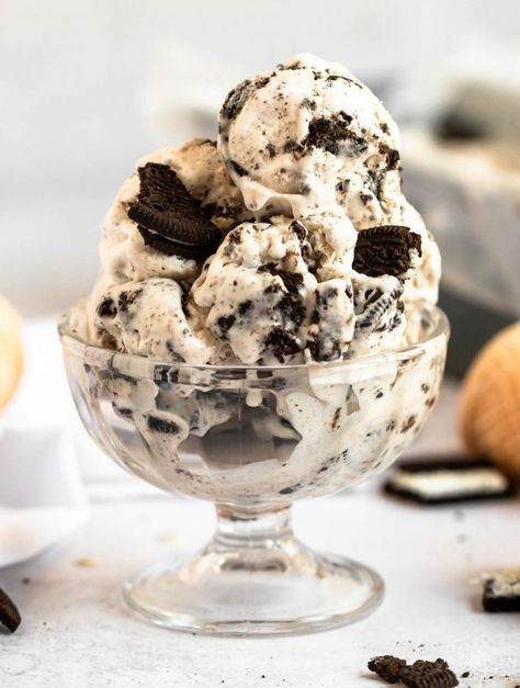 Cake Aesthetic Design, Cake Pictures Aesthetic, Ice Cream Snap, Ice Cream No Churn, Cookies And Cream Ice Cream, Oreo Stuffed Chocolate Chip Cookies, Condensed Milk Cookies, Ice Cream Scooper, Oreo Ice Cream