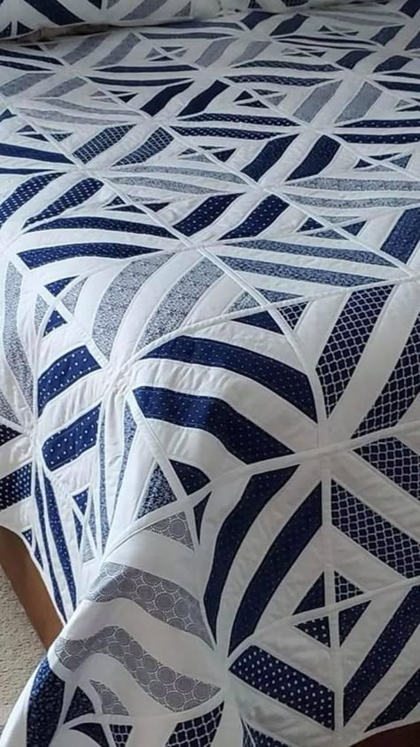 QUILTING FREE PATTERNS | What a beautiful quilt, I loved it | Facebook 2 Color Quilts Patterns Simple, Blue And White Patchwork Quilt, Blue And Grey Quilts, Blue And White Quilt Ideas, Mens Quilts Ideas, Two Color Quilts Patterns Free, Blue Quilts Ideas, 2 Color Quilts, Blue Quilt Patterns