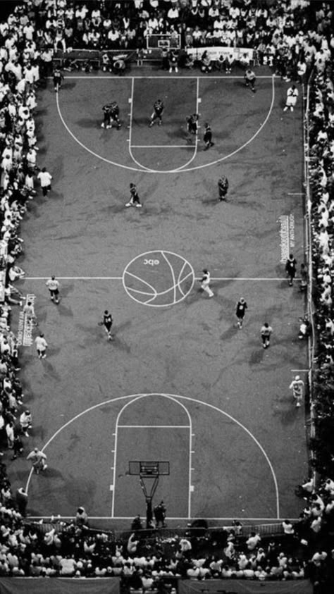 Basketball Court Basketball Aesthetic, Basketball Information, Basketball Background, Street Basketball, Basketball Courts, Bola Basket, Hoop Dreams, Basketball Is Life, Basketball Photography