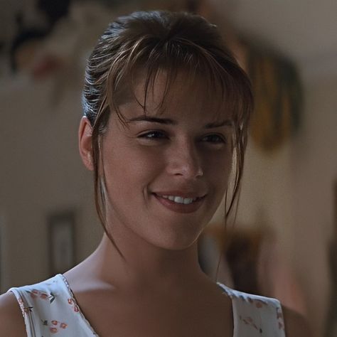 Sydney From Scream, Scream Sidney, Sydney Prescott, Sidney Scream, Scream Actors, Scream Characters, Sidney Prescott, Scream 1, Neve Campbell