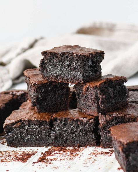 Not your average brownies. Tall, gooey and fudgy, made with dutch process cocoa for a deeply chocolate flavor. Better than any box! Thick Brownies, Hygge Recipes, Oreo Popcorn, Brick Toast, Cocoa Powder Brownies, Picnic Planning, Kek Lapis, Cocoa Brownies, Brownie Ingredients