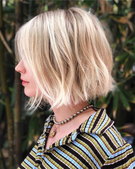 Reposting one of my favorite bobs for my last #oneshot entry this year. Good luck everyone 🖤 Haircut//Style @buddywporter #haircut #drycut… Baby Blonde Hair, Modern Bob Haircut, Haircuts 2020, Cute Bob Haircuts, Blonde Bob Haircut, Hair Color Formulas, Cool Blonde Hair, Modern Haircuts, Bob Haircut With Bangs