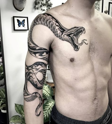 Vampire Tattoo Designs, Shen Long Tattoo, Arm Tattoos For Guys Forearm, Cobra Tattoo, Snake Tattoo Design, Back Tattoos For Guys, Snake Tattoo, Elegant Tattoos, Tattoo Sleeve Designs