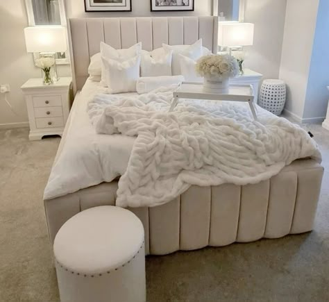 High Bed Aesthetic, Room Ideas Headboards, Room Decor Bedroom Beige, 3/4 Bed, Metal Bed Frame Room Ideas, Cream Room Bedroom, Beige Bed Frame Room Ideas, Double Bed Aesthetic, Big Bedroom Ideas Aesthetic