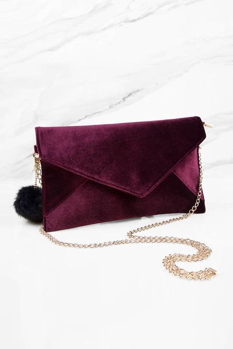 Prom Bags, Hand Bags Ideas, Velvet Envelope, Wine Purse, Popular Purses, Best Leather Wallet, Crochet Clutch Bags, Hand Bags For Women, Bags Ideas