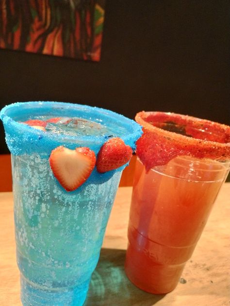 Vodka Blue, Michelada, Fruity Drinks, Candy Candy, Cute Food, Pool Party, Vodka, Candy, Bar