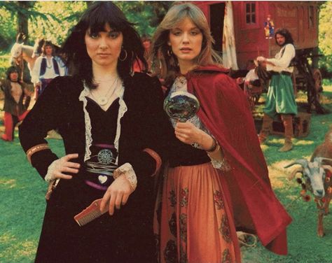 Medieval Revival, Wilson Sisters, Nancy Wilson, Music Trivia, 60s Music, Rock Songs, Witch Aesthetic, Music Business, A Perfect Circle