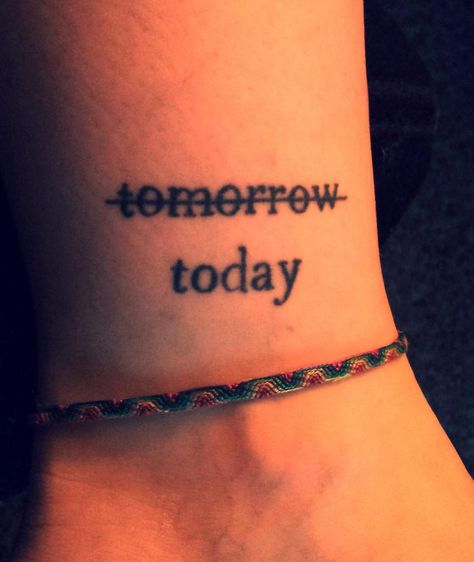 word tattoo on inside ankle don't procrastinate do it today this is my leg yo #wordtattoo #ankletattoo #wordstoliveby Procrastination Tattoo Ideas, Procrastination Tattoo, Dont Stop Tattoo, Illegitimi Non Carborundum Tattoo, No Expectations No Disappointments Tattoo, Do Not Resuscitate Tattoo, Word Tattoo Placements, Trend Tattoo, Don't Procrastinate