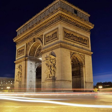 Tour Paris $500 off per person Low deposits 8/31/24-9/09/24 9 nights Most meals included TOTAL $7232 for two adults Tour includes: Eiffel Tower Champs-Élysées Arc de Triomphe Fragonard Parfumerie Optional D Day Landing Versailles Marais district Louvre Museum or the Orsay Museum, depending on availability Train to Montmartre to explore Centers George Pompidou or enjoy an Optional Experience to the inspirational gardens of Monet at Givern Free days before and after the tour are included A... 4 Days In Paris, One Day In Paris, Paris Tourist, Night In Paris, Paris Art Print, Paris Itinerary, Nikon D5100, Adventure Nature, Paris Aesthetic