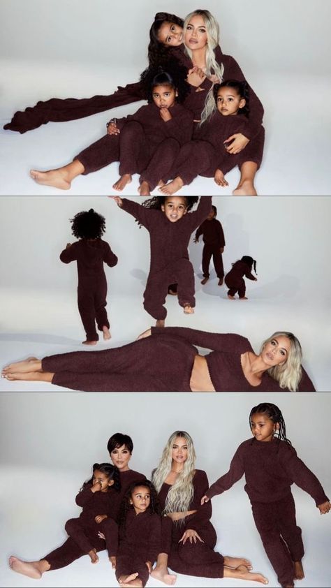 Kardashian Family Photo, Mom Photo Shoots, Mommy Daughter Photography, Kardashian Christmas, Kim Kardashian Family, Mother Daughter Photoshoot, Christmas Family Photoshoot, Maternity Photography Poses Couple, Mommy And Me Photo Shoot