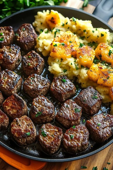 Steak Bites And Veggies, Sheet Pan Steak Bites, Healthy Budget Meals, Garlic Butter Steak Bites, Butter Steak Bites, Roast Steak, Steak Dinner Recipes, Steak And Potatoes, Smashed Potatoes Recipe