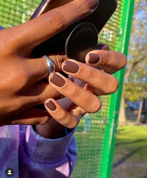 2024 Fall Nail Trends, Winter Nail Color, Winter Nail Colors, Office Nails, Natural Nails Manicure, Boho Nails, Finger Art, Squoval Nails, Short Gel Nails