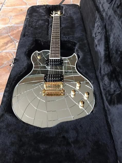 ٰ on Twitter: "… " Dr Mundo, Cracked Mirror, Instruments Art, Nagisa Shiota, Electric Guitar Design, Guitar Obsession, Cool Electric Guitars, Vintage Guitar, Mirror Ball