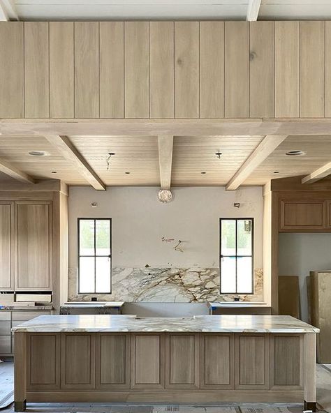 Eric Olsen, Provincial Home, Lake House Kitchen, Barn Kitchen, Kitchen Ceiling, Studio Kitchen, Interiors Dream, December 13, Counter Tops