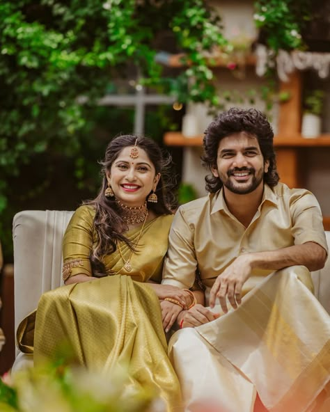 Tamil actor, Kavin, who made his acting debut with Kana Kaanum Kaalangal, is in seventh heaven as he married the love of his life, Monicka David. The actor rose to immense popularity when he featured in the third season of Vijay TV's reality show, Bigg Boss. Kavin shared glimpses of his intimate wedding festivities on Instagram, and fans are in awe of their beautiful union.    Kavin tied the knot with Monicka David    On August 20, 2023, Kavin took to his Instagram handle and ... Indian Engagement Saree, South Indian Engagement, Engagement Saree, Indian Engagement, Wedding Color Combinations, Seventh Heaven, Indian Marriage, Marriage Dress, Couple Wedding Dress