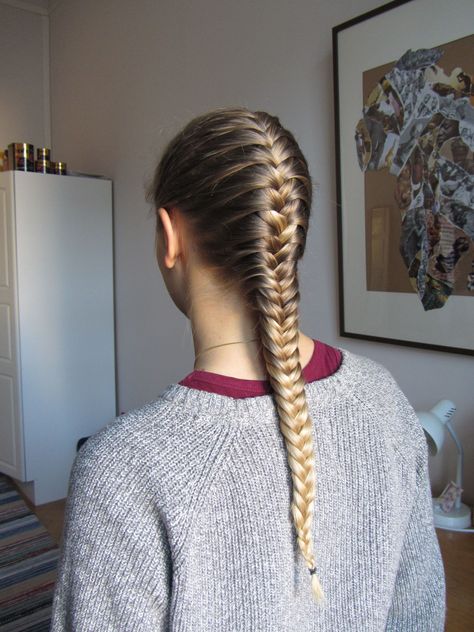 Easy trendy hairstyle ideas for long hairsBraid hairstyle French Fishtail Braid, Long Hair Braided Hairstyles, Rope Braided Hairstyle, Easy Trendy Hairstyles, French Fishtail, Fishtail French Braid, Tail Hairstyle, Braids Pictures, Fishtail Braid Hairstyles