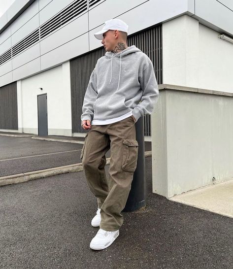 Cargos And Hoodie Outfit Men, Hoodie Cargo Pants Outfit Men, Joggers Men Outfit Casual Street Styles, Hoodie Cargo Pants Outfit, Oversized Pants Outfit Men, Y2k Outfits Boys, Hoodie Streetwear Outfit, Oversized Outfit Men, Cargo Pants Outfit Men