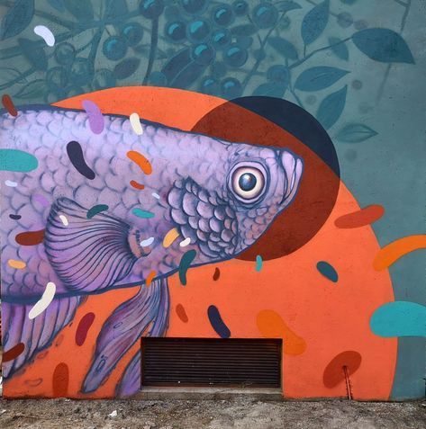 Fish Mural Art, Fish Graffiti, Street Murals Graffiti, Bird Street Art, Fish Mural, Bird Mural, Mural Stencil, School Murals, Graffiti Murals