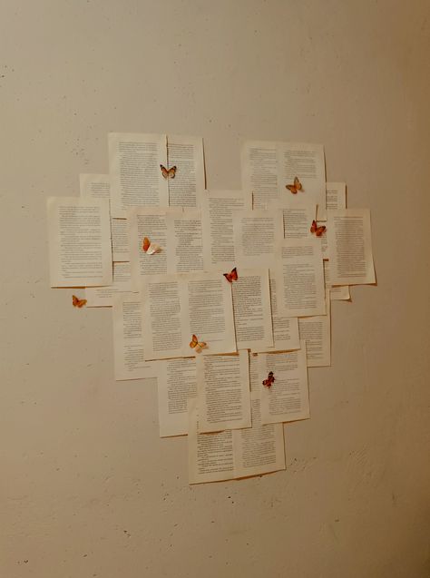 Wall Decor With Old Book Pages, Book Heart Wall, Book Page Hearts, Paper Butterfly Wall Art Room Decor, Wall Decor With Newspaper, Book Paper Wall Decor, Book Page Walls, Book Page Wall Art, Book Pages Room Decor