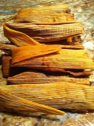 Tamales In Crockpot, Bean Tamales, Meat Recipes Healthy, Homemade Tamales Recipe, Masa Recipes, Vegan Tamales, Mexican Tamales, Homemade Tamales, Vegetable Appetizers