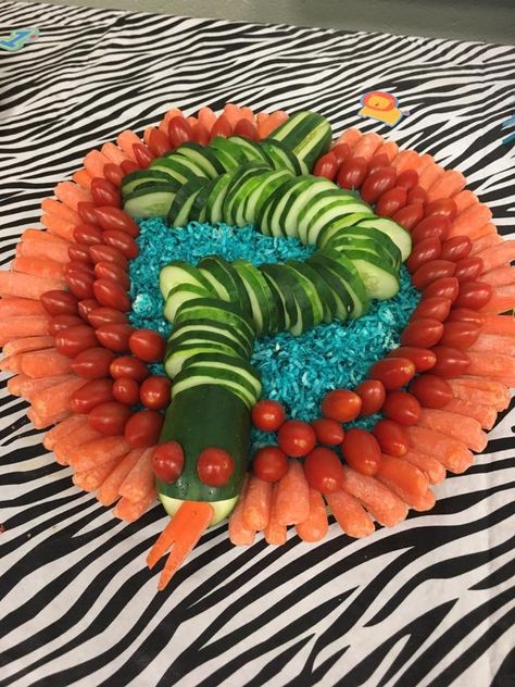 Snake Veggie Tray, Snake Snacks For Kids, Snake Food Ideas, Snake Themed Food, Crocodile Hunter Birthday Party, Snake Birthday Party Food, Snake Party Decorations, Bug Themed Birthday Party Decorations, Snake Birthday Party Decorations