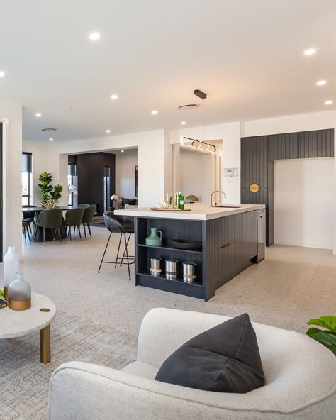 CONTEMPORARY | LUXURIOUS | GENEROUS PROPORTIONS 👉🏻 The Waldorf 44 MK2 📍 On display at HomeWorld Box Hill 🏠 Building Company - Eden Brae Homes ✨ Open plan kitchen dining and living. ✨ Large walk-in pantry. ✨ Games/Media room. ✨ Additional lounge. ✨ Study. ✨ Mud room. ✨ Porch. ✨ Alfresco. ✨ Upstairs sitting area. ✨ Upstairs rumpus room. ✨ Grand master bedroom with balcony. 🛏 4 Bedrooms 🛀 4.5 Bathrooms 🚗 2 Garage #findyourbuilderathomeworld #edenbraehomes #homeworldaus #homeworldboxhill #... Bedroom With Balcony, Rumpus Room, Box Hill, Open Plan Kitchen Dining, Building Company, Building Companies, New Home Builders, Mud Room, Open Plan Kitchen