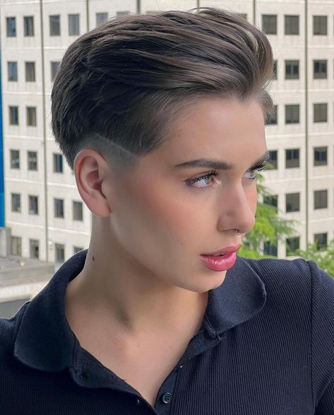 Long Pixie Pompadour and Shaved Undercut Style Pixie With Side Part, Female Pompadour, Pixie Pompadour, Pixie-cut Lang, Pixie Cut Shaved Sides, Fade Haircut Women, Types Of Fade Haircut, Fade Haircut Designs, Pixie Undercut