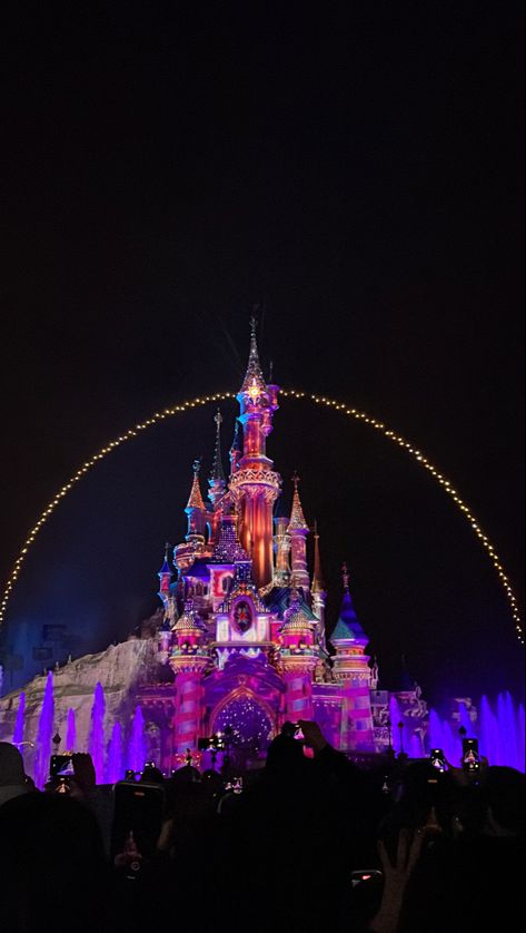 Disneyland Aesthetic Wallpaper, Tokyo Disneyland Aesthetic, Disneyland America, Disneyland Paris Aesthetic, Disneyland Usa, Japan Disneyland, Disneyland Florida, Disney Cuties, Disneyland Castle