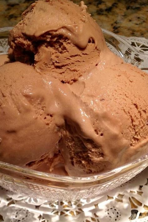 Homemade Nutella Ice Cream Nutella Ice Cream Recipe, Nutella Ice Cream, Nutella Lover, Custard Ice Cream, Sweet Sauces, Creami Recipes, Easy Ice Cream Recipe, Chilled Desserts, Ice Cream Mixture