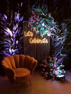 Tropical Glam Decor Living Rooms, Events Decoration Ideas, Area Instagramavel, Garden Party Wedding Theme, Event Decoration Ideas, Event Decorating Ideas, Havana Nights Party Theme, Event Decor Ideas, Tropical Glam